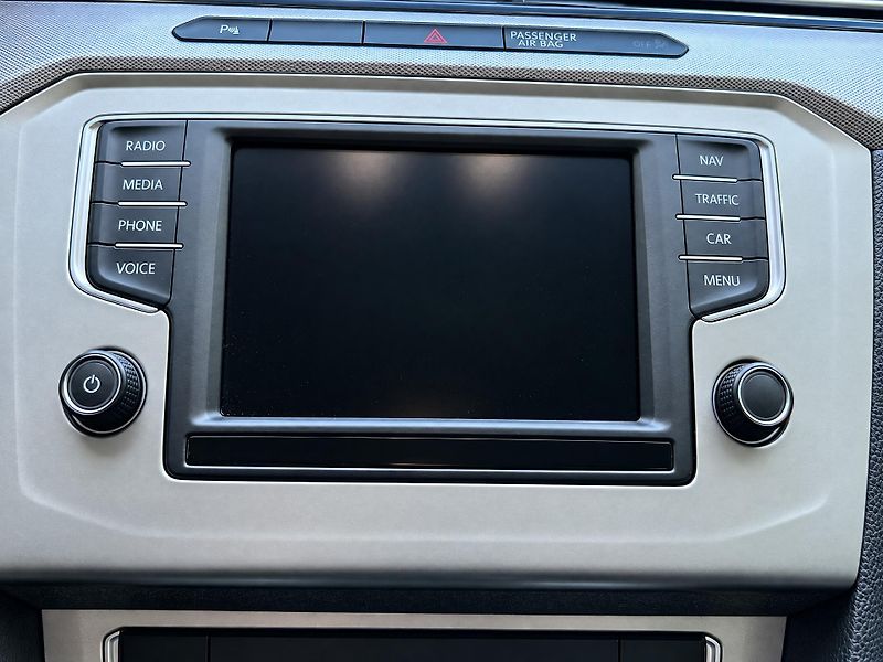 Volkswagen Passat 2,0 TDI 110kW Comfortline Navi - fotka 26 z 41
