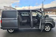 Volkswagen Transporter T5 Caravelle 2.0 TDI.