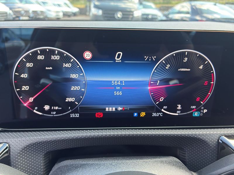 Mercedes-Benz CLA 200 d Shooting Brake AMG - fotka 17 z 27