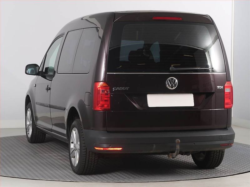 Volkswagen Caddy (2018) 2.0 TDI, 5Míst - fotka 4 z 21