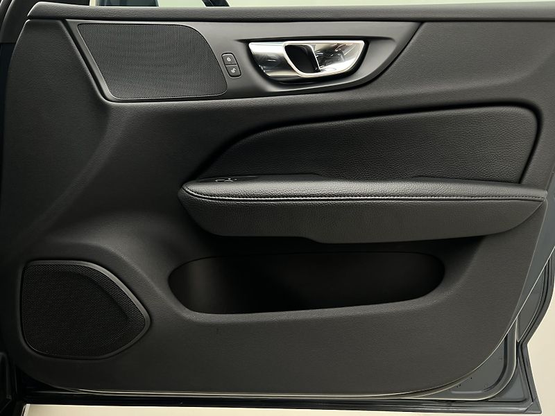 Volvo V60 D4 INSCRIPTION AUT CZ - fotka 38 z 38