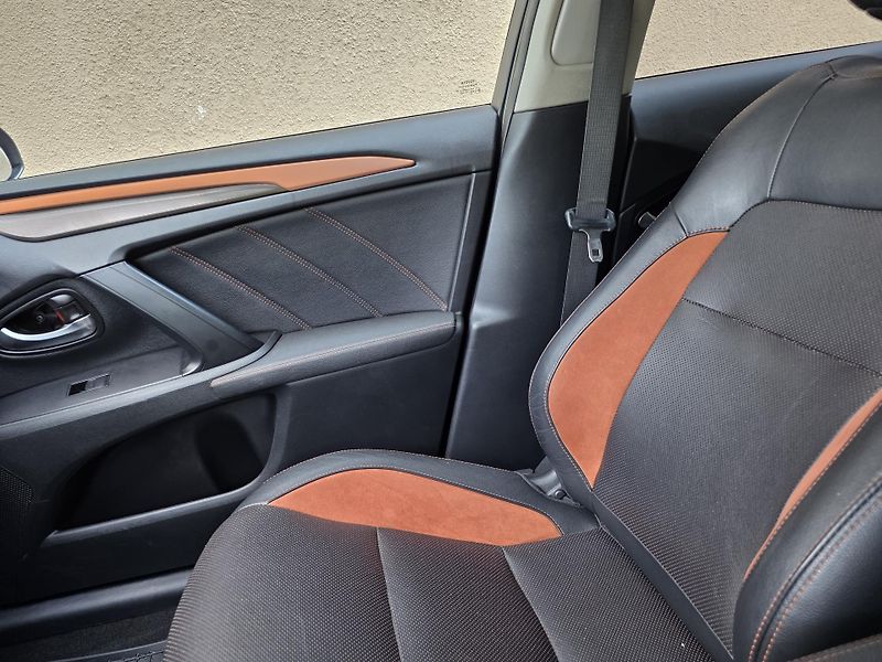 Toyota Avensis 2.0-VELMI ZACHOVALÝ STAV - fotka 24 z 28