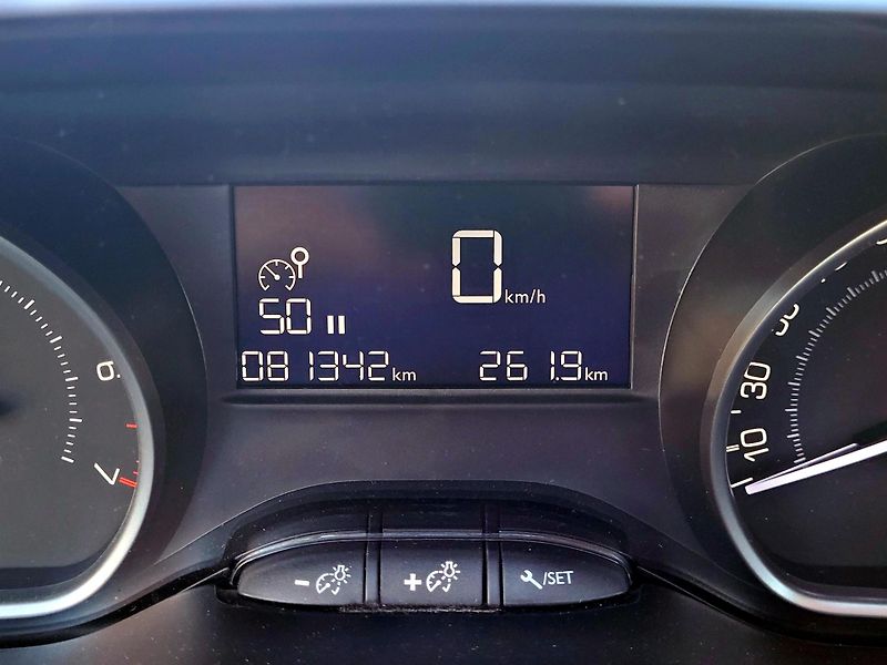 Peugeot 2008 SERV.KNIHA, ROZVODY, ČR - fotka 40 z 44