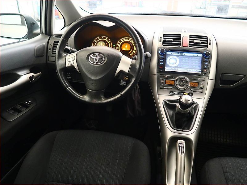 Toyota Auris (2009) 1.6 Dual VVT-i, Serv.kniha - fotka 7 z 15