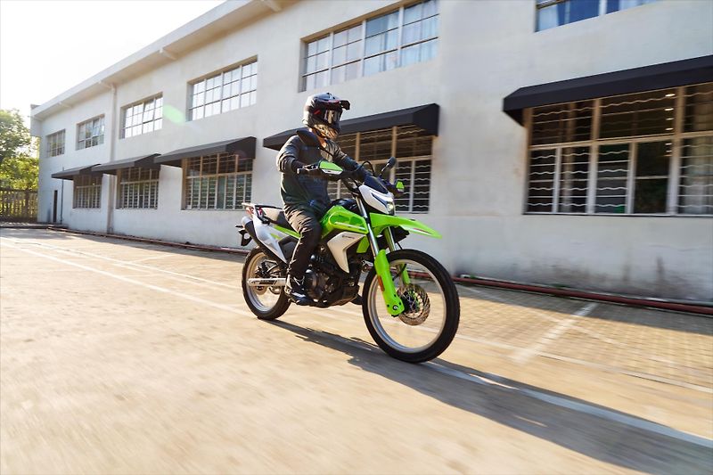 CFMOTO (2026) 250DUAL  E5+ - fotka 3 z 3