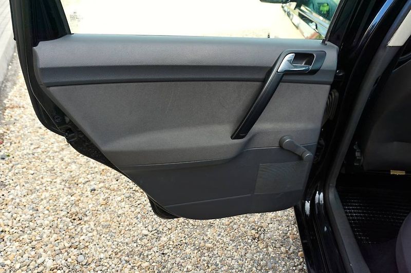 Volkswagen Polo (2008) COMFORT 1,2 HTP 44 kW - fotka 17 z 36