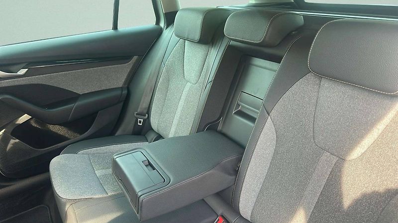 Škoda Octavia Combi Top Selection 2,0TDI 110 - fotka 23 z 31