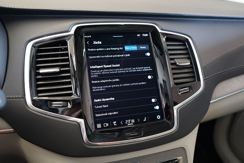 Volvo XC90 B5 PLUS AWD, Vzduch, Ventilace - fotka 31 z 47