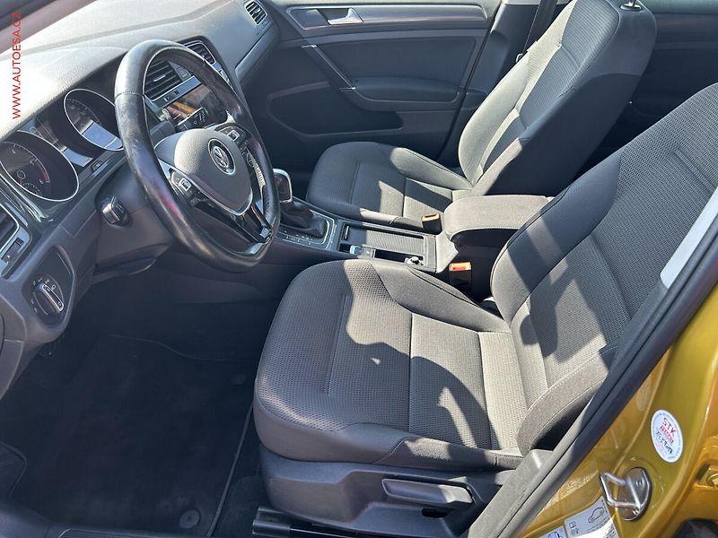 Volkswagen Golf (2017) 2.0TDi, Comfortline, DSG - fotka 9 z 17