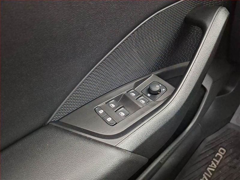 Škoda Octavia (2021) 2.0 TDI, Tempomat - fotka 17 z 17