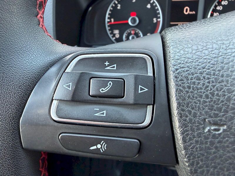 Volkswagen Multivan (2013) SL 2,0 TDI 103KW 6G - fotka 11 z 35