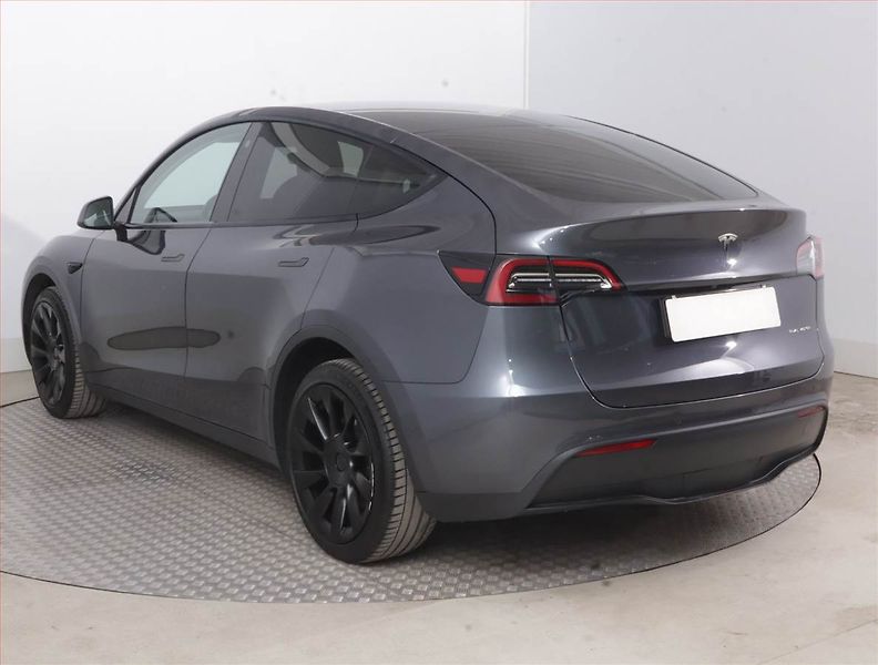 Tesla Model Y (2022) Long Range AWD 79kWh, SoH 92% - fotka 4 z 20