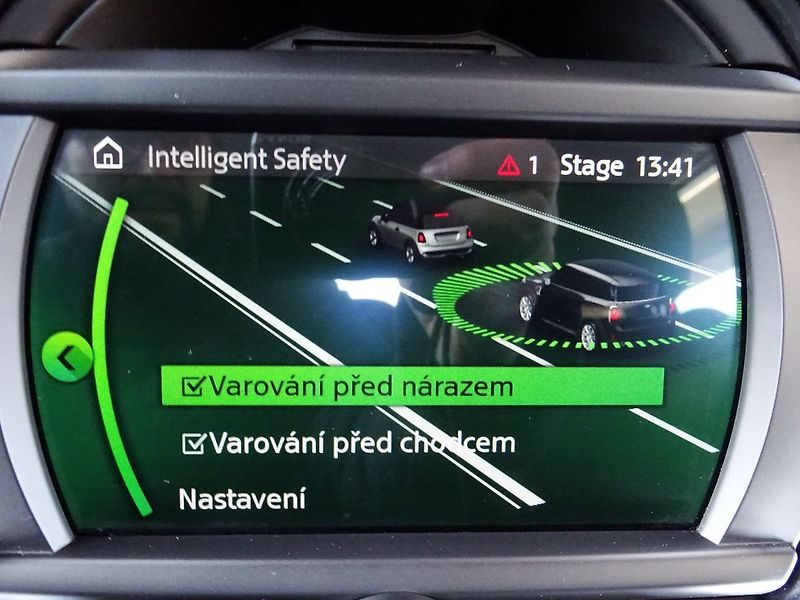 Mini Countryman Cooper 1.5 SE ALL4 A/T Hybrid - fotka 9 z 32