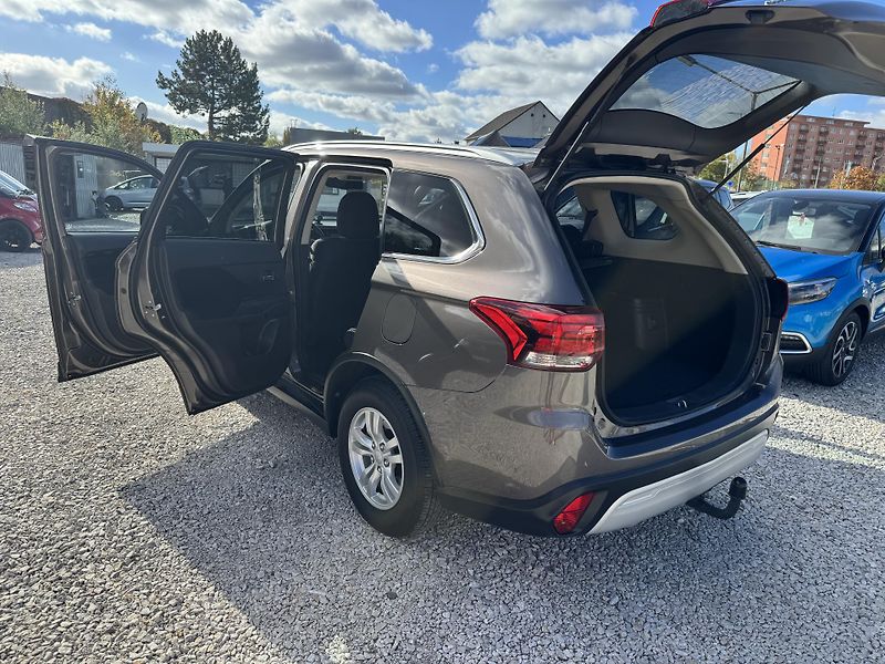 Mitsubishi Outlander (2021) 2.0i,MIVEC(110KW) DPH - fotka 10 z 40