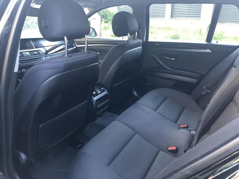 BMW Řada 5 (2015) 518d Touring NAVI velmi pěkný - fotka 31 z 76