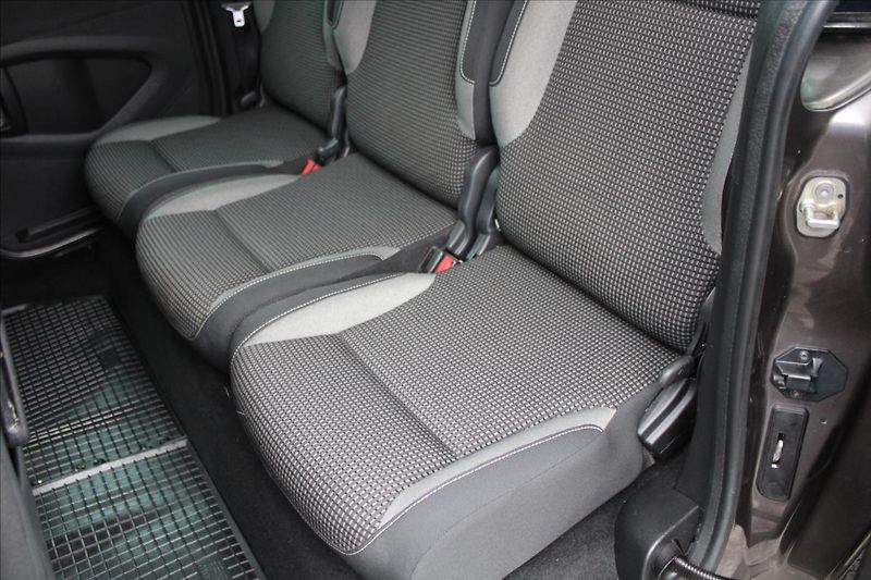 Citroën Berlingo 1,6 HDi  NOVÉ V ČR,DPH - fotka 19 z 26