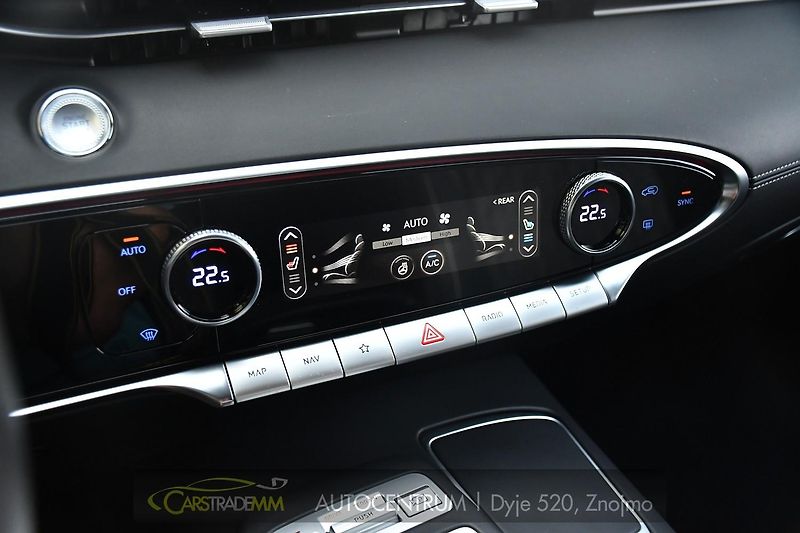 Genesis GV70 2.5T AWD AT8 SPORT LINE - fotka 33 z 58