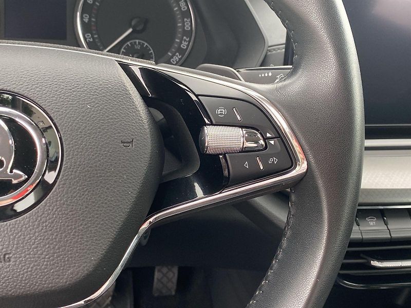 Škoda Octavia (2023) Combi 2.0 TDI DSG Ambition - fotka 19 z 30