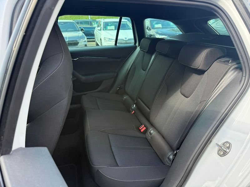 Škoda Octavia Sportline 2.0 TDI 110kW DSG Co - fotka 22 z 26