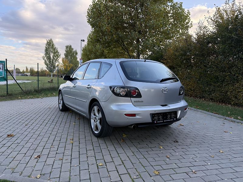 Mazda 3 2.0 Sport - fotka 8 z 32