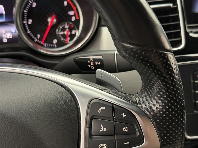 Mercedes-Benz GLE 3,0 AMG 4X4 LED DPH PANO TAŽNÉ - fotka 12 z 46