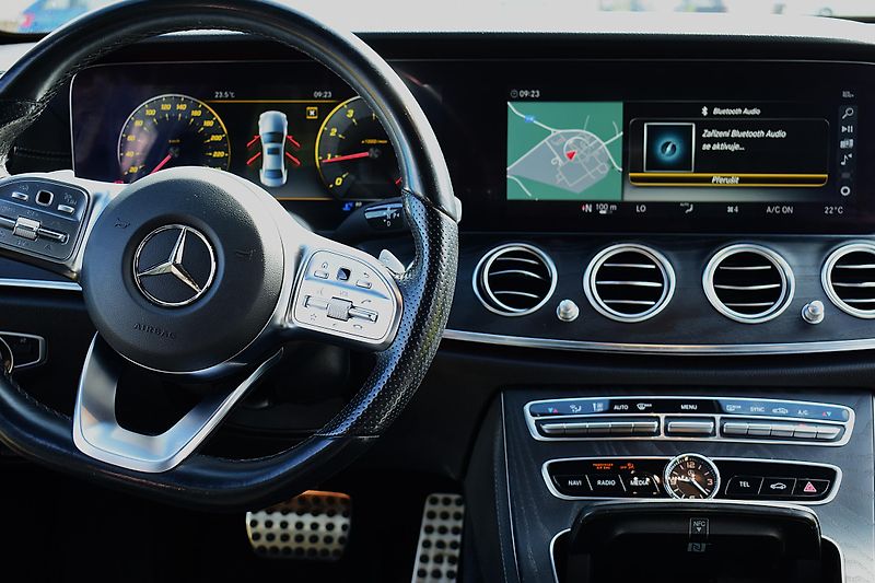 Mercedes-Benz Třídy E (2020) E450 V6 Biturbo 4matic - fotka 6 z 10
