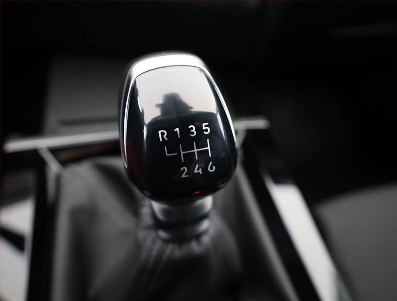 Opel Astra (2023) 1.2 Turbo, Serv.kniha - fotka 15 z 17