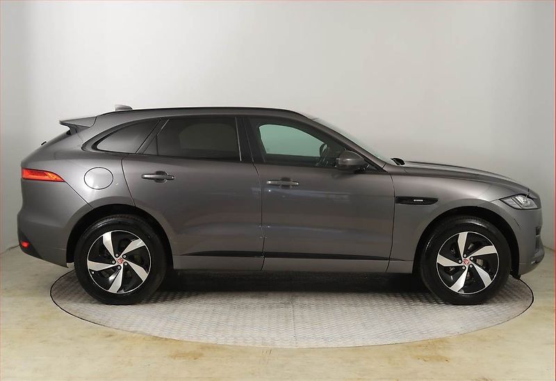 Jaguar F-Pace (2018) 20d AWD, 4X4, Automat, Kůže - fotka 6 z 23