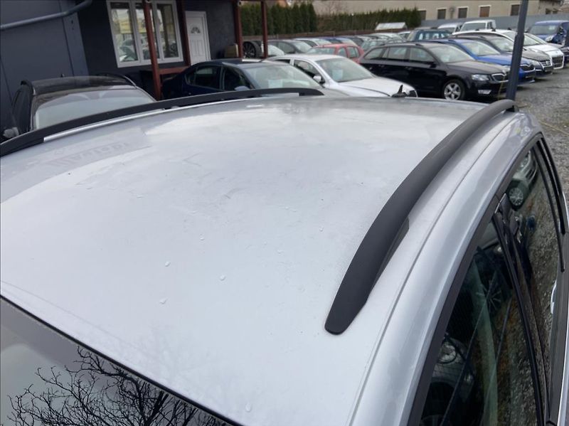 Volkswagen Golf Sportsvan 1,6 TDi 81kW  Serviska,Navigac - fotka 36 z 46