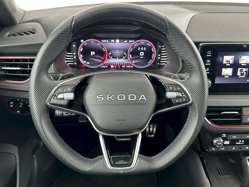 Škoda Scala (2025) DSG 1.5TSI 110kW Monte Carlo - fotka 9 z 33