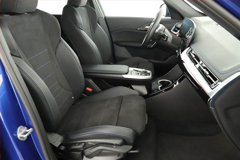 BMW X1 (2024) sDrive18d - fotka 16 z 18