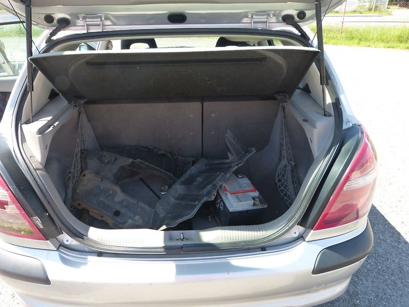 Nissan Almera 1.5 - fotka 8 z 8