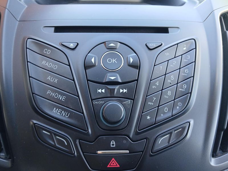 Ford Kuga 1.6i - fotka 22 z 36