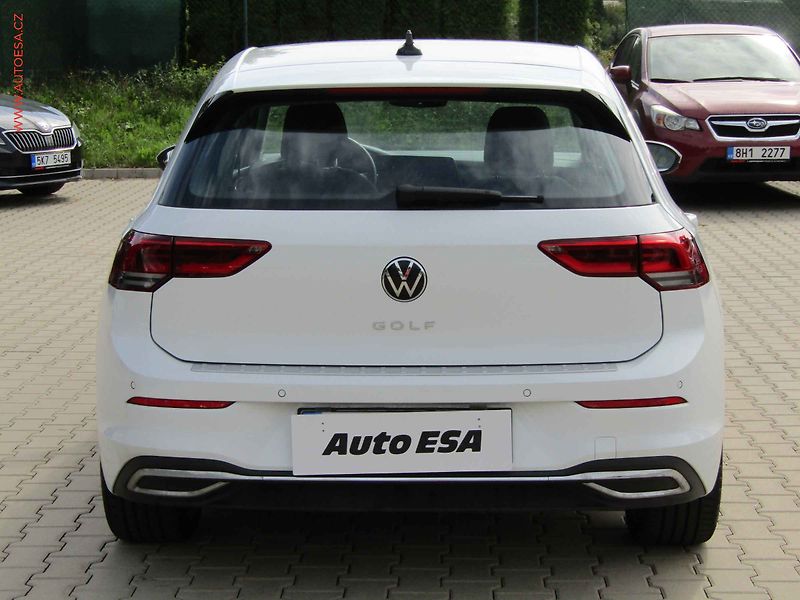 Volkswagen Golf (2022) 1.5TSi, 1.maj,ČR, LED, navi - fotka 5 z 17