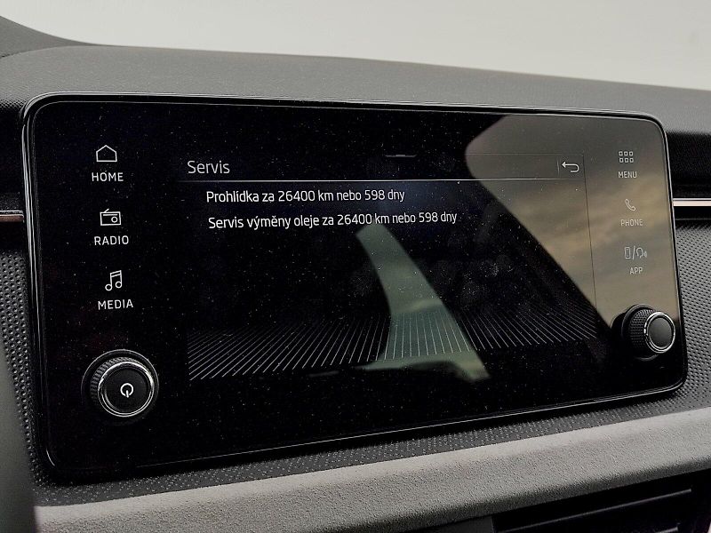 Škoda Scala (2024) Top Selection 1,0 Tsi 85 Kw - fotka 9 z 33