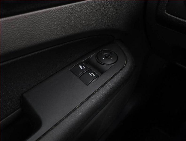 Ford Focus (2007) 1.6 16V, nová STK, Tažné - fotka 14 z 15