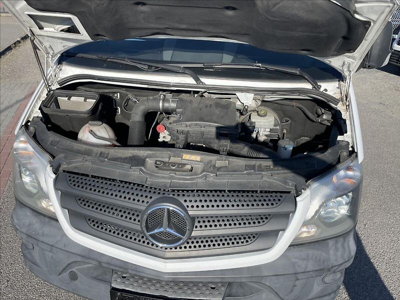 Mercedes-Benz Sprinter 2,2 CDi 513 95kw 3,5T skříň+hy - fotka 19 z 27