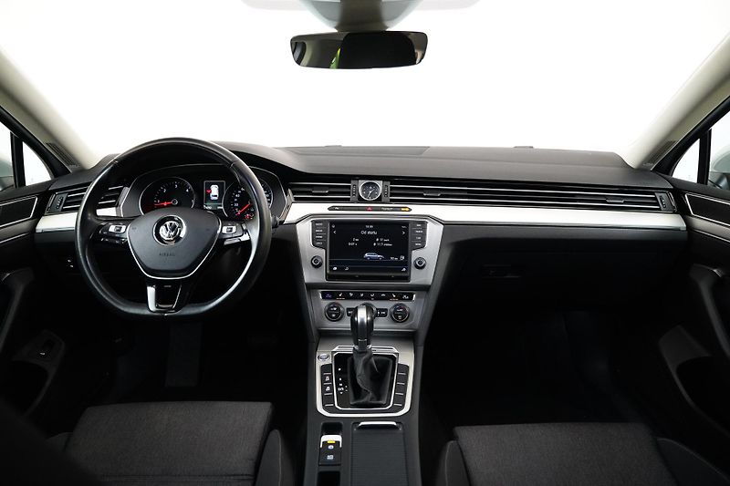 Volkswagen Passat - fotka 5 z 26