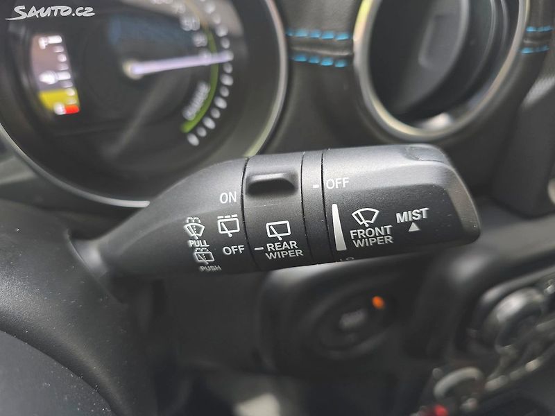 Jeep Wrangler Rubicon 4xe Unlimited, tažné - fotka 15 z 26