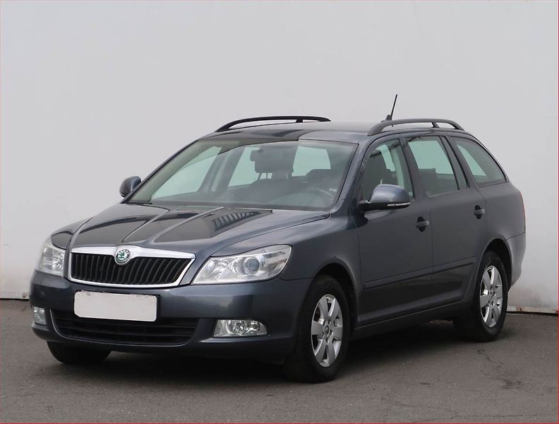 Škoda Octavia (2011) Elegance 1.6 TDI, Tempomat - fotka 2 z 18