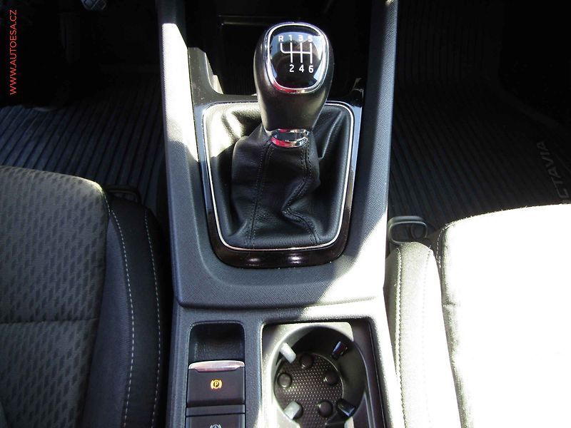 Škoda Octavia (2020) 2.0 TDi, 1.maj,ČR, Style - fotka 21 z 24