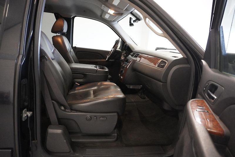 Chevrolet Silverado 2500 6.6 V8 - fotka 27 z 39