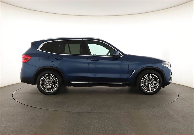 BMW X3 (2018) Luxury line xDrive20d - fotka 6 z 20
