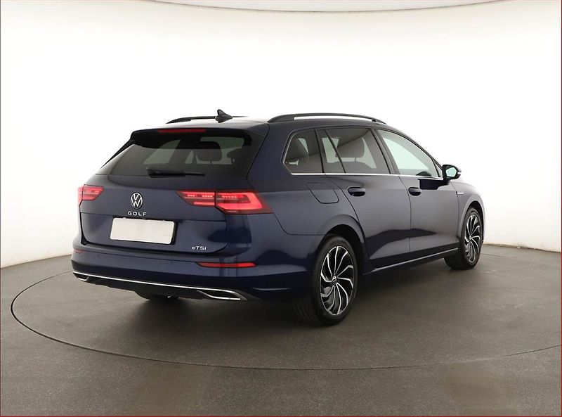 Volkswagen Golf (2023) Style 1.5 TSI - fotka 5 z 18