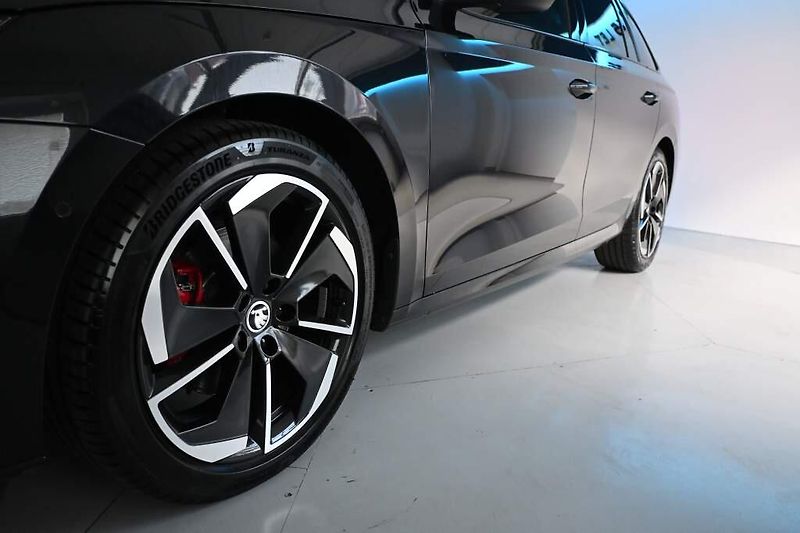 Škoda Octavia (2023) 2.0 RS DSG 147KW Matrix LED Vi - fotka 36 z 37