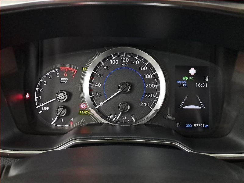 Toyota Corolla (2023) Active 1.8 Hybrid - fotka 11 z 16