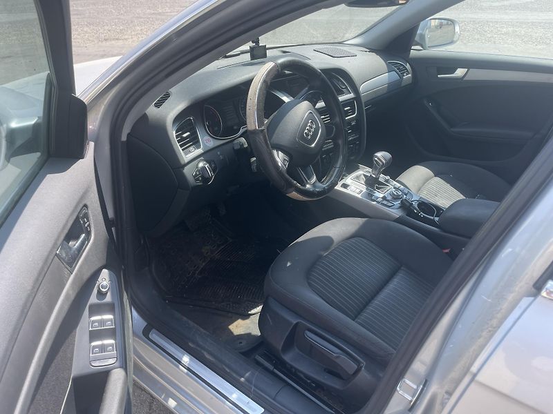 Audi A4 Avant (2012) B8 náhradní díly  - fotka 10 z 12