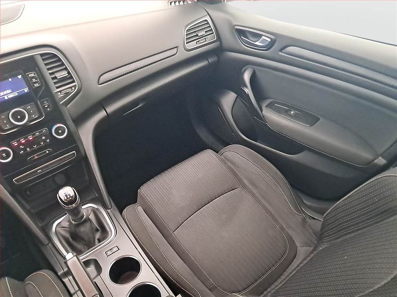 Renault Mégane (2017) 1.6 SCe, ČR,1.maj, Tempomat - fotka 8 z 16