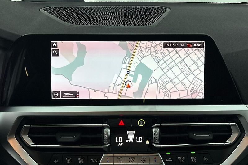 BMW Řada 3 320d xDrive - fotka 16 z 23