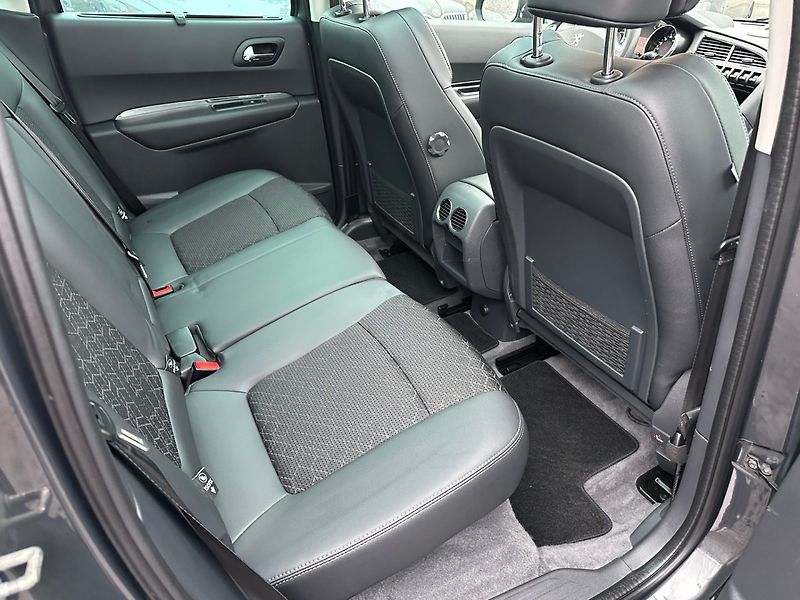 Peugeot 3008 (2015) 2.0Hdi 110kw Allure - fotka 11 z 22